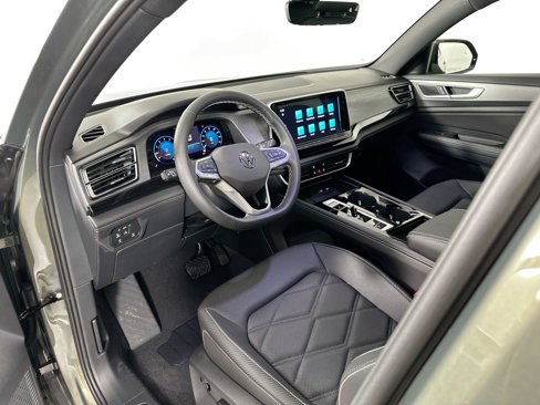 New 2025 Volkswagen Atlas Cross Sport SE image 9