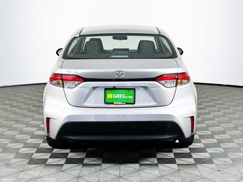 Used 2025 Toyota Corolla LE image 8