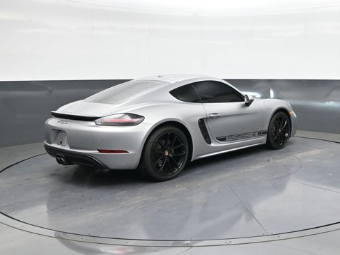 Used 2024 Porsche 718 Cayman image 3