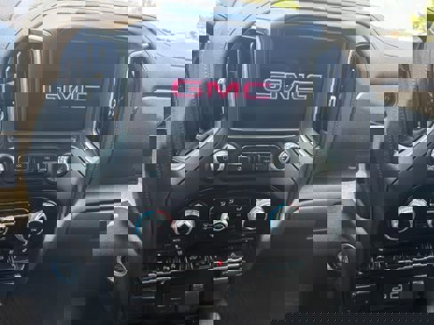 Used 2019 GMC Sierra 1500 AT4 w/ Technology Package image 13