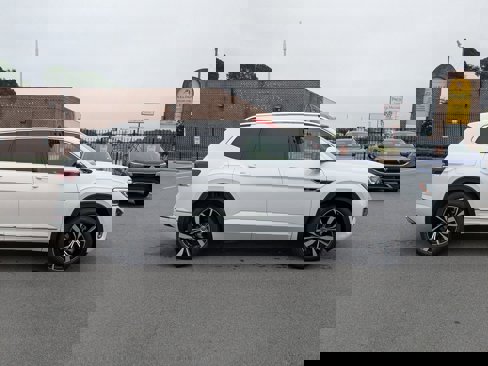 New 2025 Volkswagen Atlas SEL Premium R-Line image 2