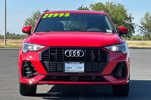Used 2022 Audi Q3 2.0T Premium w/ Black Optic Sport Package image 6