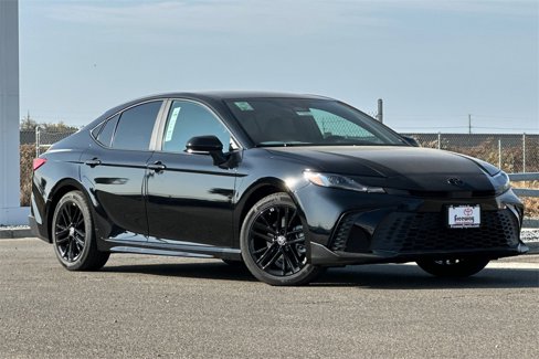 New 2026 Toyota Camry SE image 2