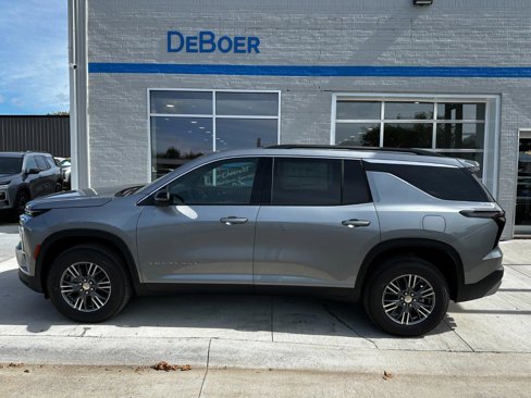 New 2026 Chevrolet Traverse LT image 2