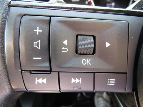 Used 2022 Nissan Rogue SV image 14