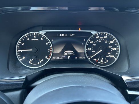 Used 2022 Nissan Pathfinder SV image 9