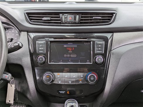 Used 2021 Nissan Rogue Sport S image 18
