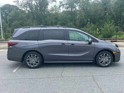 Used 2026 Honda Odyssey Touring image 2