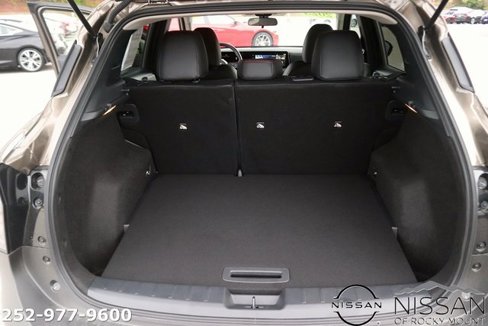 Used 2025 Nissan Kicks SR image 15