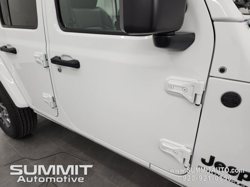 New 2025 Jeep Wrangler Sahara w/ Technology Group image 26