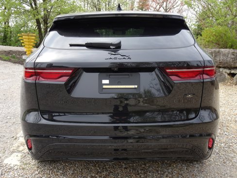 New 2026 Jaguar F-PACE R-Dynamic S image 8