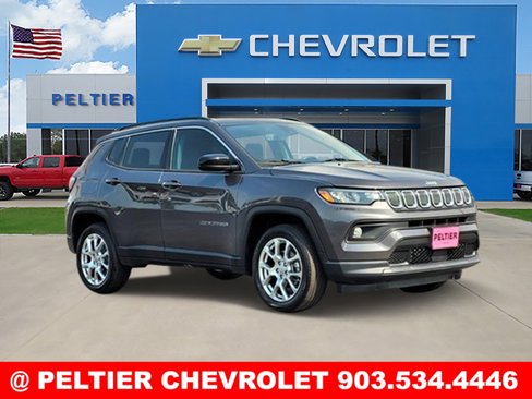 Used 2022 Jeep Compass Latitude image 1