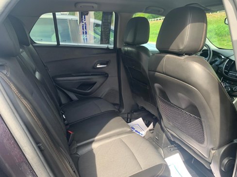 Certified 2022 Chevrolet Trax LT w/ LT Convenience Package image 13