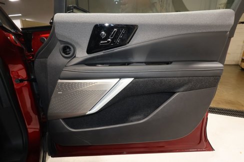Certified 2025 Cadillac Optiq Sport 2 w/ LPO, Floor Liner Package image 18