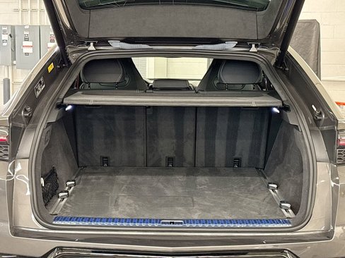 Used 2025 Lamborghini Urus SE image 31