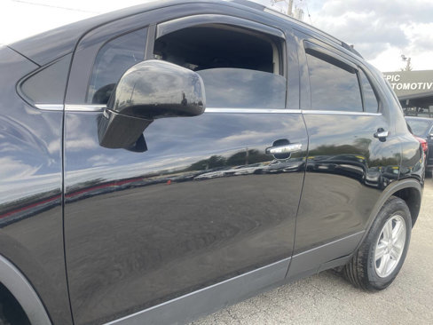 Used 2019 Chevrolet Trax LT w/ LT Convenience Package image 9