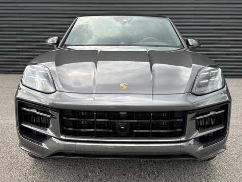 Certified 2025 Porsche Cayenne Coupe image 7