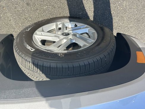 Certified 2025 Hyundai Tucson SE image 18