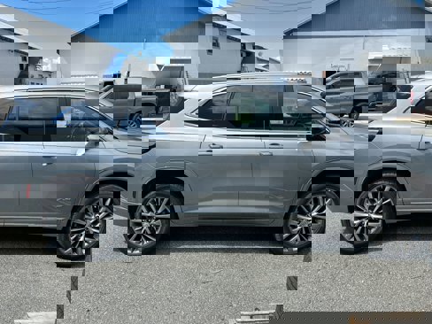 Certified 2025 Buick Enclave Avenir w/ Super Cruise Package image 5