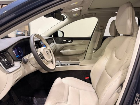 Used 2024 Volvo XC60 B5 Ultimate w/ Protection Package Premier image 12