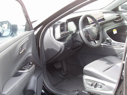 New 2026 Toyota Crown XLE image 9