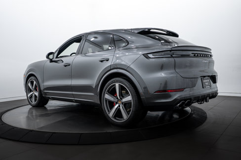 New 2026 Porsche Cayenne S image 3
