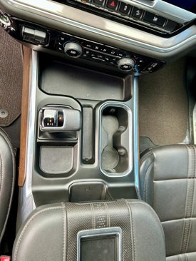 Used 2022 Chevrolet Silverado 1500 High Country w/ Technology Package image 31