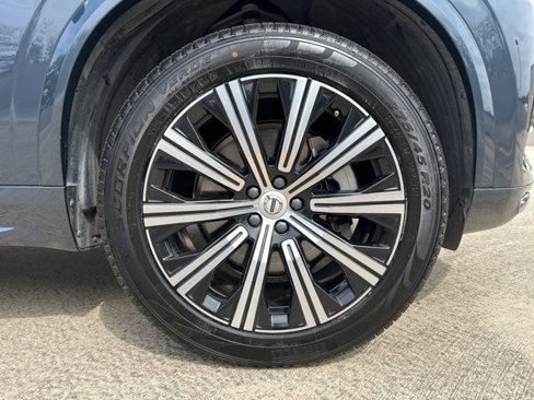 Certified 2025 Volvo XC90 B5 Core image 11
