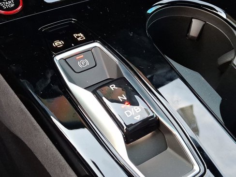 New 2025 Audi SQ6 e-tron Prestige image 12