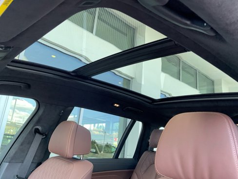 New 2026 BMW X7 M60i image 21