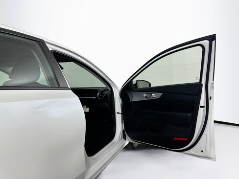 Used 2024 Kia Forte LXS image 29