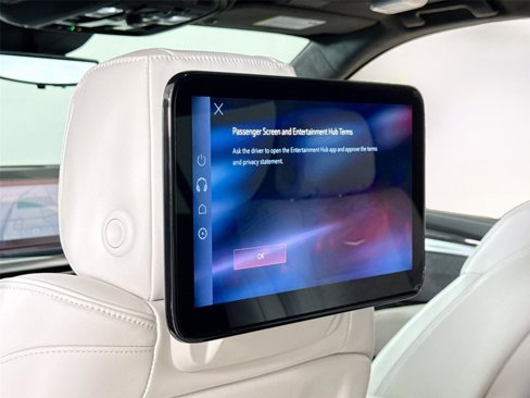 Used 2025 Cadillac Escalade ESV V image 25