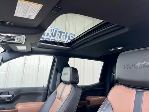 Used 2022 Chevrolet Silverado 1500 High Country w/ Technology Package image 27