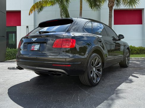 Used 2020 Bentley Bentayga Design Series image 11