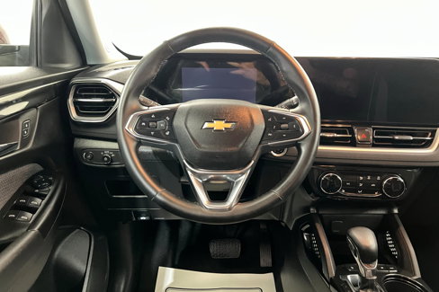 Used 2025 Chevrolet TrailBlazer LT w/ LT Cold Weather Package image 12