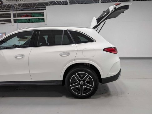 New 2025 Mercedes-Benz GLC 350e 4MATIC image 9