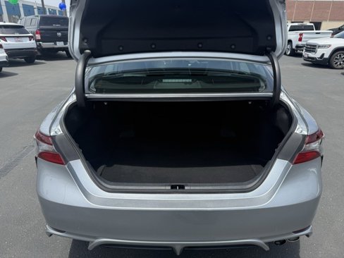 Used 2022 Toyota Camry SE image 11