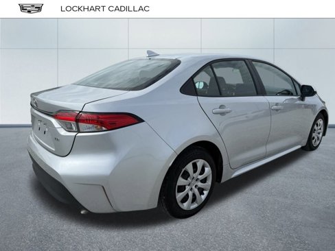 Used 2023 Toyota Corolla LE image 3