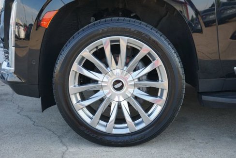 Used 2021 Cadillac Escalade Premium Luxury w/ LPO, Illumination Package image 13