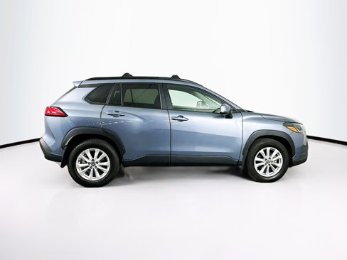 Used 2024 Toyota Corolla Cross LE image 10