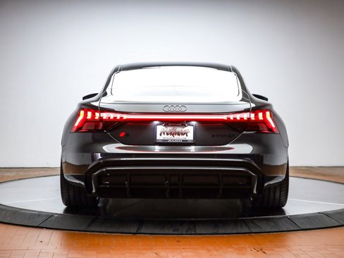New 2025 Audi S e-tron GT Prestige image 16