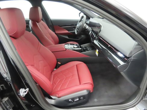 Used 2025 BMW 530i w/ Premium Package image 20