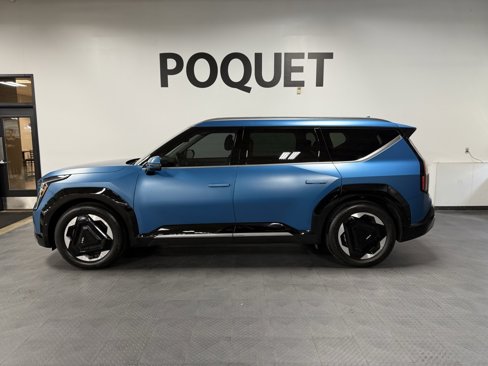 Used 2024 Kia EV9 Land image 1