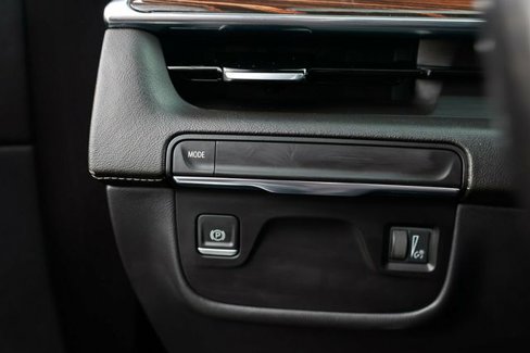 Used 2021 Cadillac Escalade ESV Premium Luxury image 44