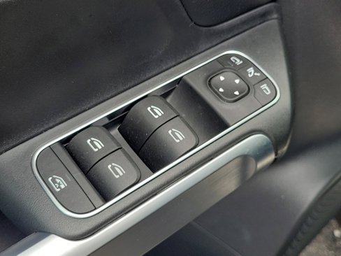 Certified 2025 Mercedes-Benz GLB 250 image 19