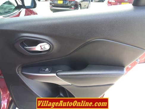 Used 2021 Jeep Cherokee Latitude Plus image 37