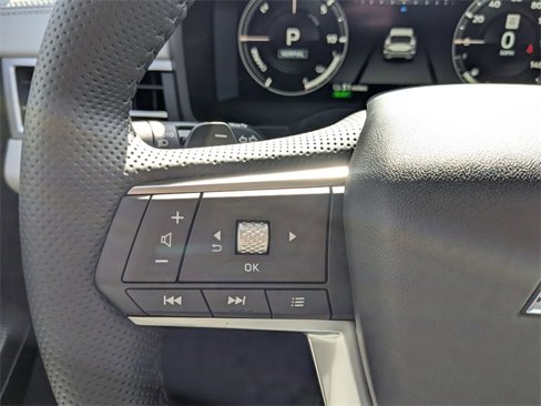 New 2025 Mitsubishi Outlander SEL image 16