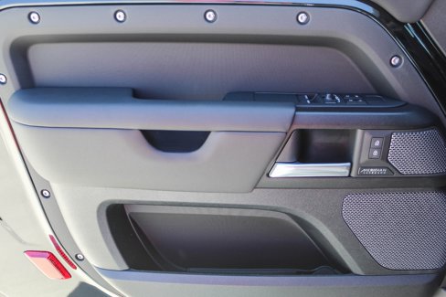 New 2024 Land Rover Defender 90 V8 image 17