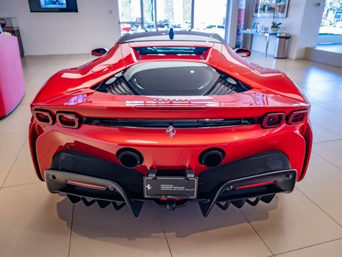 Used 2021 Ferrari SF90 Stradale image 5