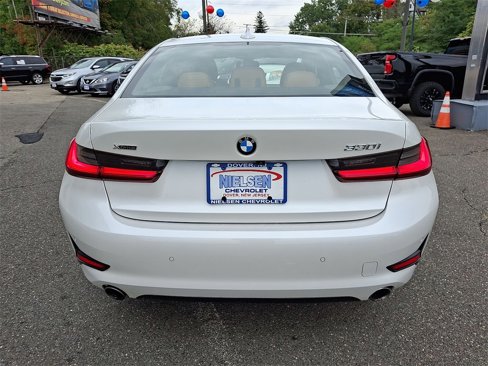 Used 2021 BMW 330i xDrive Sedan w/ Premium Package image 23